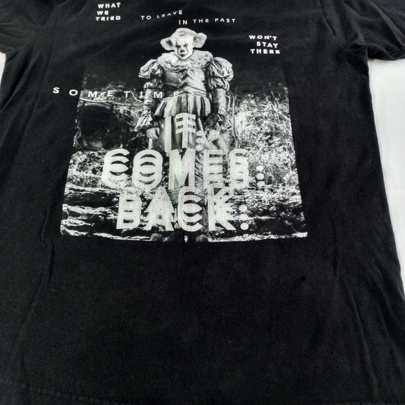 It Chapter Two It Comes Back Poster T-Shirt Black - Picture 8 of 8